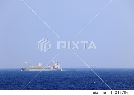 貨物船 運搬船 貨物輸送機 138177862