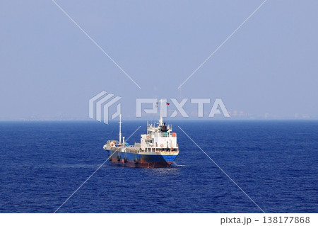 貨物船 運搬船 貨物輸送機 138177868