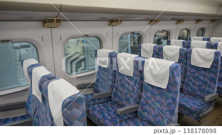 新幹線ドクターイエロー車内の座席 新幹線ドクターイエロー車内の座席 138178098