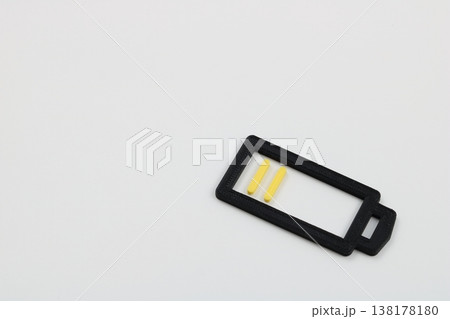 スマートフォンの電池残量を表すアイコン スマートフォンの電池残量を表すアイコン 138178180
