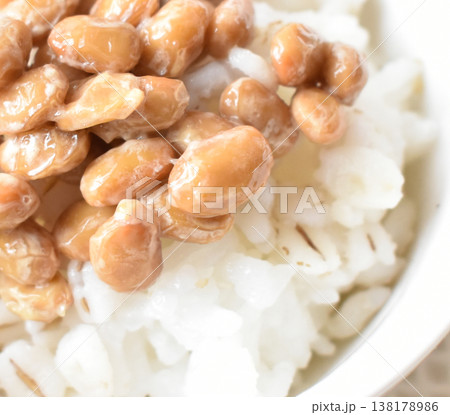 しっかり朝ごはん 季節の変わり目で崩れやすい自律神経を整える しっかり朝ごはん 季節の変わり目で崩れやすい自律神経を整える 138178986