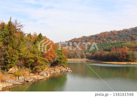 岡山県岡山市北区下足守 龍泉寺の龍王池 岡山県岡山市北区下足守 龍泉寺の龍王池 138181598