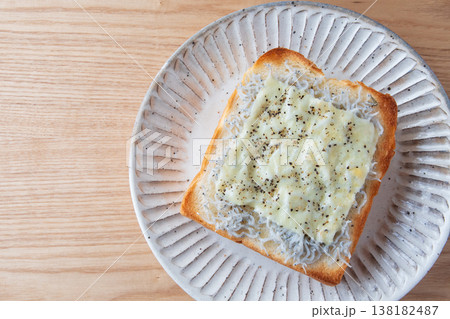 しらすチーズトースト 138182487