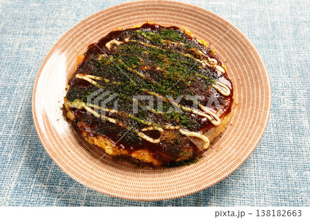 お好み焼き 家庭料理 盛り付け お皿 138182663