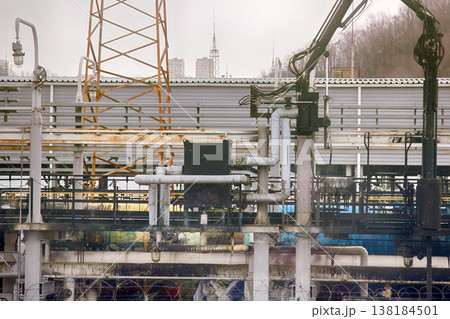 oil loading station terminal for transportation 138184501