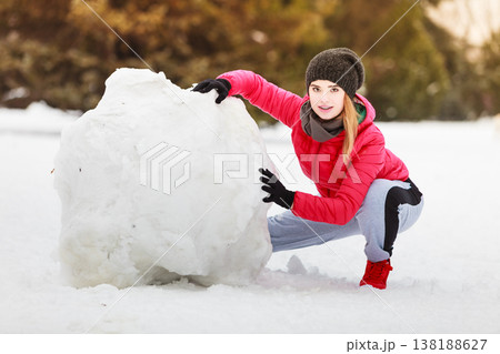 Woman wearing sportswear during winter Woman wearing sportswear during winter 138188627