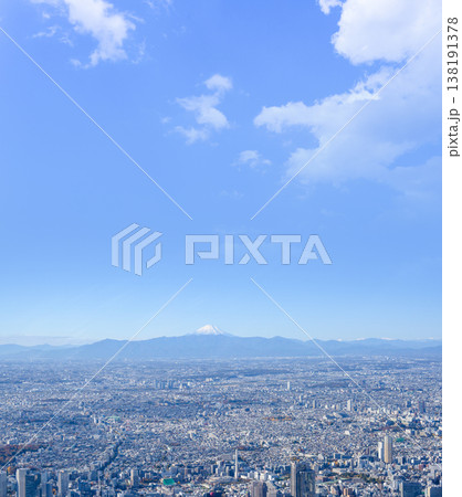 東京の街並みと富士山の遠景 138191378