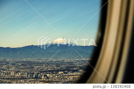 東京上空から見た富士山 東京上空から見た富士山 138191408
