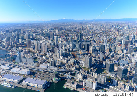 東京湾岸と都市の広がりを捉えた空撮 138191444