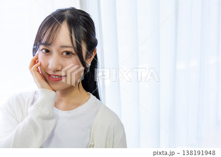 若い女性のビューティーイメージ 138191948
