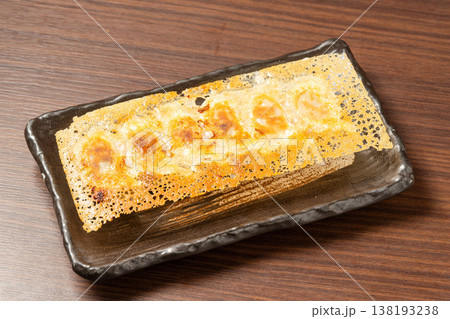 肉汁餃子 ジューシーな焼き餃子の定番中華料理 138193238