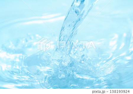 水・水面・水飛沫・波紋・水柱・テクスチャ・背景素材 水・水面・水飛沫・波紋・水柱・テクスチャ・背景素材 138193924
