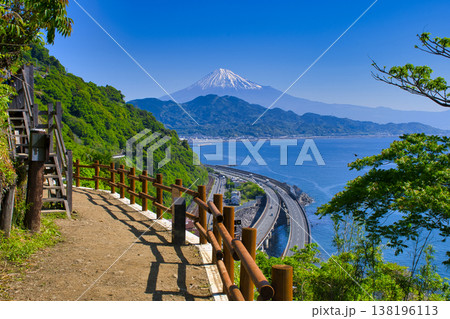 【静岡県】薩埵峠から眺める富士山 【静岡県】薩埵峠から眺める富士山 138196113