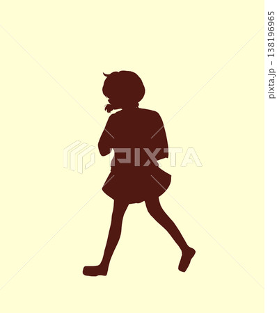 ランドセルを背負って歩く女児　シルエット 138196965