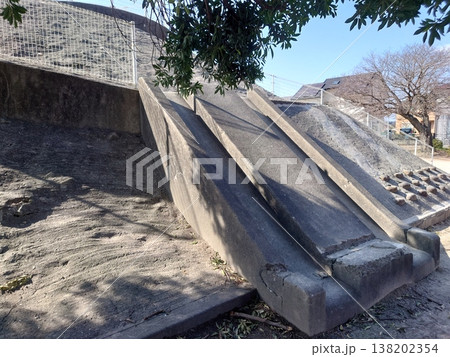 掩体壕 掩体壕跡 戦争遺構 (長崎県大村市/下原口公園) 掩体壕 掩体壕跡 戦争遺構 (長崎県大村市/下原口公園) 138202354