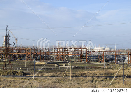 Distillation columns, pipes and other equipment furnaces refinery. Distillation columns, pipes and other equipment furnaces refinery. 138208741