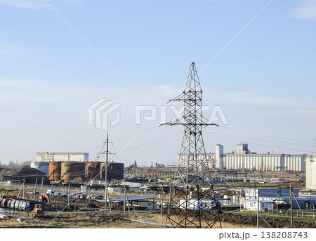 Distillation columns, pipes and other equipment furnaces refinery. Distillation columns, pipes and other equipment furnaces refinery. 138208743
