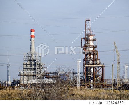 The column of deep processing of fuel oil. A furnace for heating fuel oil. Processing of fuel oil. Oil refining. 138208764