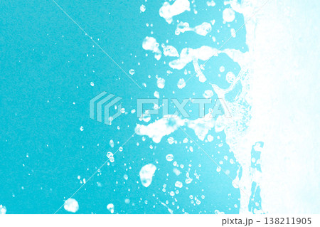 噴水の水のアップ 水滴 水色の紙との合成 噴水の水のアップ 水滴 水色の紙との合成 138211905