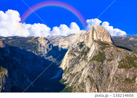 グレーシャーポイントよりハーフドームの絶景 138214608