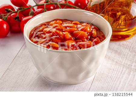 White canned bean in tomato sauce White canned bean in tomato sauce 138215544
