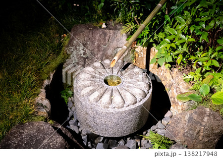 京都 東山泉涌寺別院 雲龍院(瑠璃山)境内中庭の水琴窟(龍淵のさやけし)龍の伊吹 ライトアップ 京都 東山泉涌寺別院 雲龍院(瑠璃山)境内中庭の水琴窟(龍淵のさやけし)龍の伊吹 ライトアップ 138217948