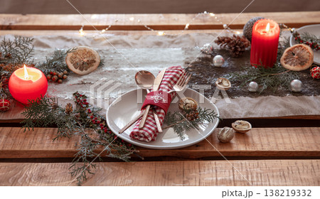 Table setting for a festive Christmas dinner. 138219332