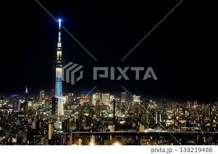 【夜景100選】アイリンクタウンいちかわより眺める東京スカイツリーと新宿方向の夜景 138219486