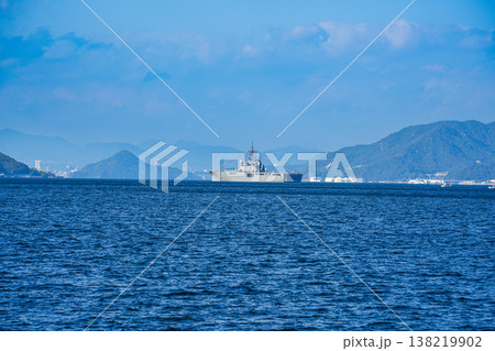 呉港沖に停泊中の輸送艦しもきた3 広島県呉市 呉港沖に停泊中の輸送艦しもきた3 広島県呉市 138219902