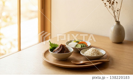 麹と味噌で漬け込んだ野菜の副菜と玄米を並べた腸活健康定食の俯瞰 138220183