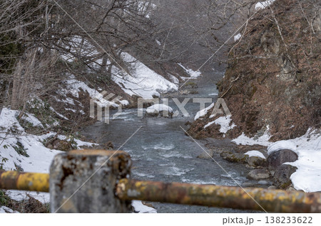 晩冬の南会津町・西根川の渓流風景 晩冬の南会津町・西根川の渓流風景 138233622