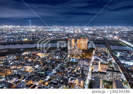 【夜景100選】市川市、アイ・リンクタウン展望施設から眺める夜景(東京スカイツリー方向) 【夜景100選】市川市、アイ・リンクタウン展望施設から眺める夜景(東京スカイツリー方向) 138234286