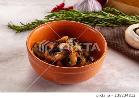 Vegan cuisine - roasted champignon slices 138234812