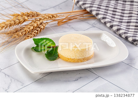 Round dessert cheesecake New York Round dessert cheesecake New York 138234877