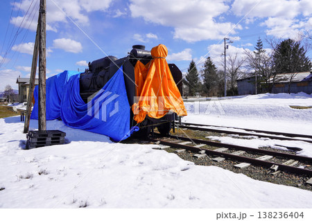 樺太帰りのD51（冬囲い？　振内鉄道記念館） 138236404