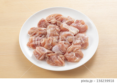 鶏もも肉 鶏もも肉 138239918