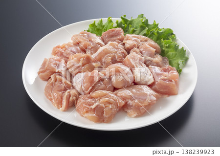鶏もも肉 鶏もも肉 138239923