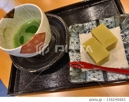 抹茶と芋羊羹で一服 138240881