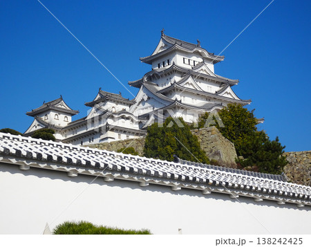 姫路城(兵庫県姫路市)2025年11月撮影 姫路城(兵庫県姫路市)2025年11月撮影 138242425