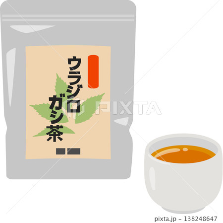 ウラジロガシ茶のパッケージと湯吞に入った茶 138248647