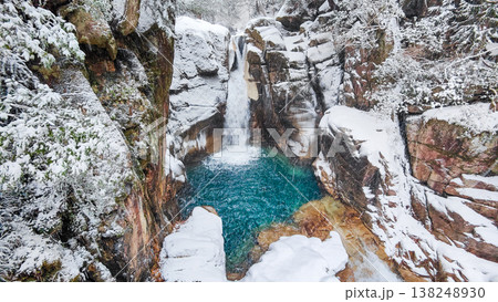 夕森渓谷（冬）：竜神の滝 138248930