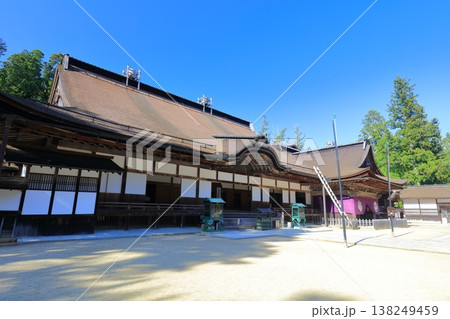 【和歌山県】晴天下の金剛峯寺（高野山） 138249459