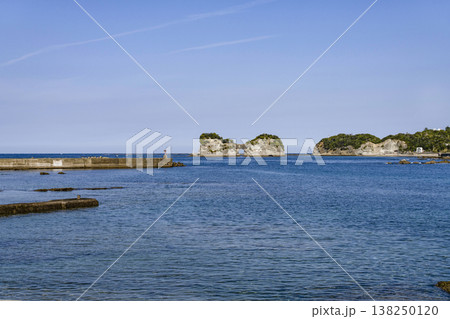 円月島(えんげつとう) 円月島(えんげつとう) 138250120