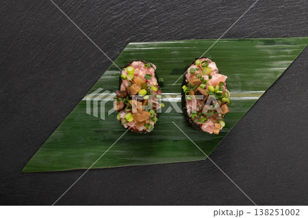 とろがっこ軍艦　まぐろたたき 138251002