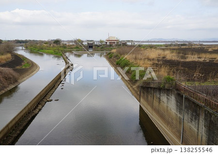 埼玉県加須市の渡良瀬遊水池の第一排水門周辺の風景 埼玉県加須市の渡良瀬遊水池の第一排水門周辺の風景 138255546