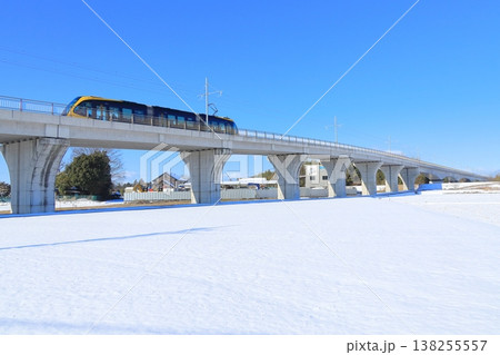 冬の晴れた日の冬景色　宇都宮ライトレール　飛山城跡駅 138255557
