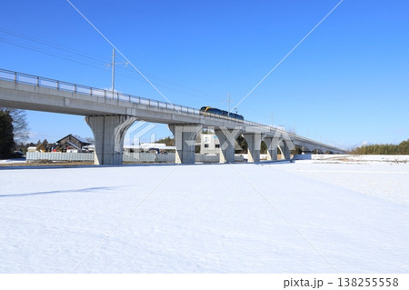 冬の晴れた日の冬景色 宇都宮ライトレール 飛山城跡駅 冬の晴れた日の冬景色 宇都宮ライトレール 飛山城跡駅 138255558