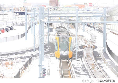 宇都宮平石停留場 「ライトレールと雪景色」 宇都宮平石停留場 「ライトレールと雪景色」 138256410