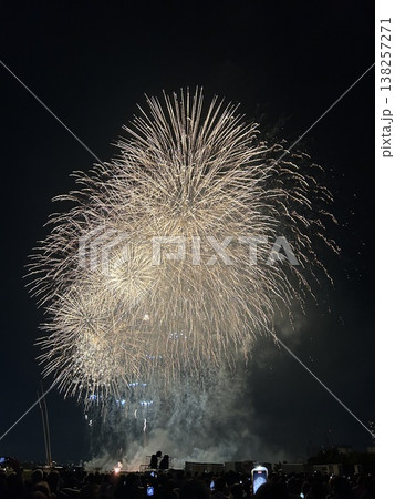 第50回江戸川花火大会の打ち上げ花火 138257271