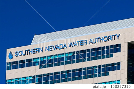 アメリカ　ネバダ　ラスベガス　大通りからの景色 138257310